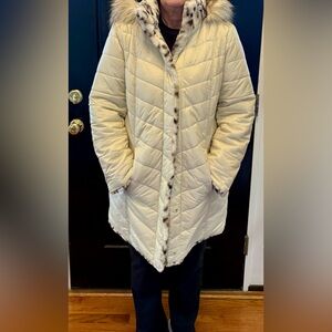 Dennis Basso - White Coat - Medium - New without tags - Faux Fur & Hood